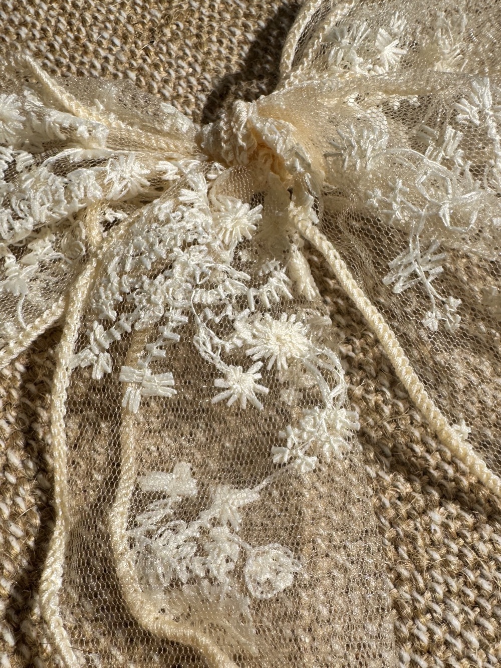 Vintage Handmade Delicate Cream Floral Lace Hair Bow Brand New